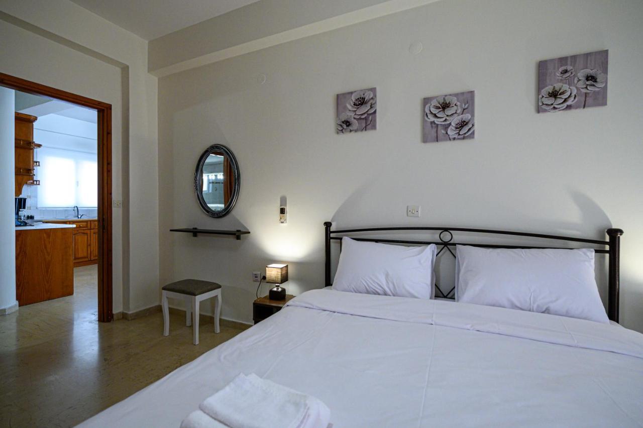 Oliva Apartment Kalamata Exterior foto
